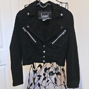 Black Cropped Jeans Jacket‎